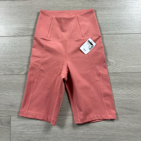 GIRLFRIEND COLLECTIVE High-Rise Bike Shorts in Primrose - Picture 6 of 13